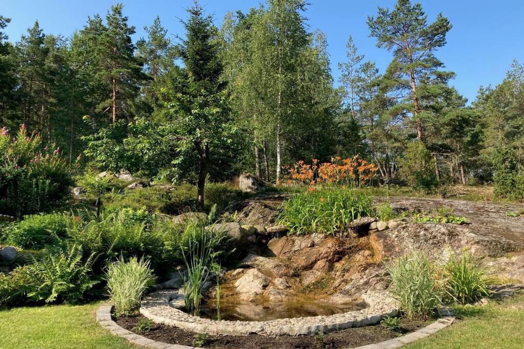 Cabin In The Woods, Close To Lake Maelaren يسكيلستونا المظهر الخارجي الصورة